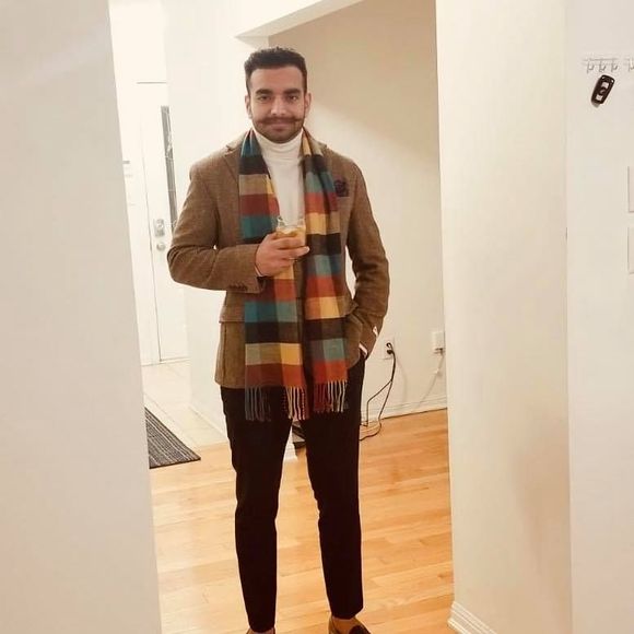 Meet your Posher, Maninder - Picture 1 of 1